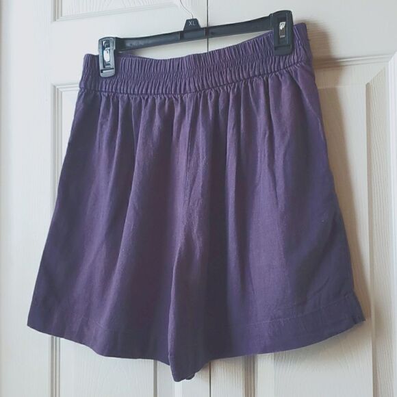 Anko womans linen shorts, size 10, navy blue - Picture 2 of 5